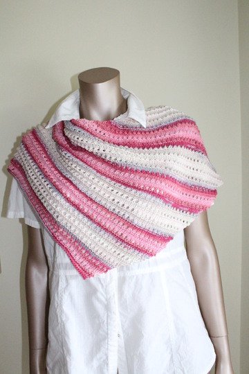 Strickanleitung Drachenschal, Drachenschwanz, Stola, Lochmuster, Dreiecktuch, Schal