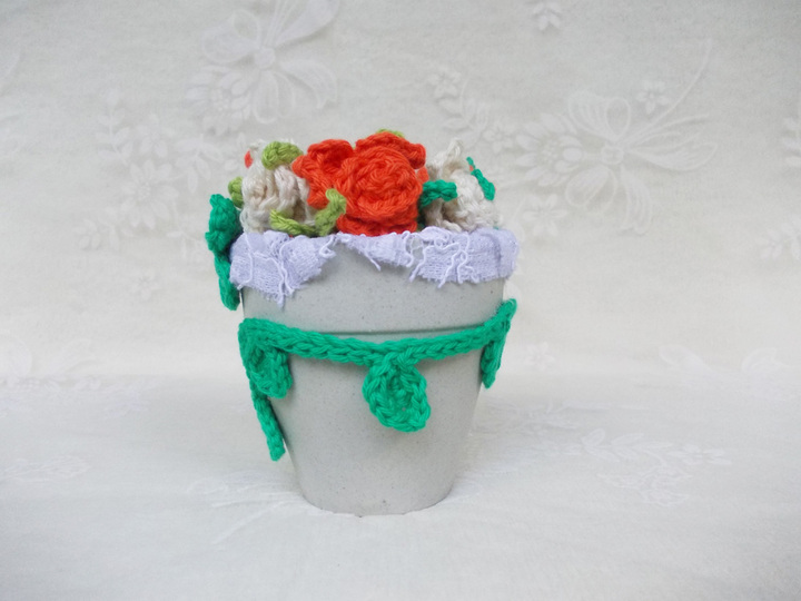 Stielrosen, Rosenranken, Rosenbogen, Rosenblätter und Rosenknospen häkeln und viele Blätter, für alle, welche Rosen lieben das Ensemble "Rosenliebe" 