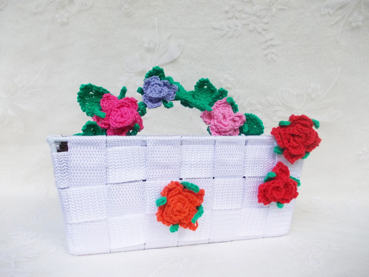 Stielrosen, Rosenranken, Rosenbogen, Rosenblätter und Rosenknospen häkeln und viele Blätter, für alle, welche Rosen lieben das Ensemble "Rosenliebe" 