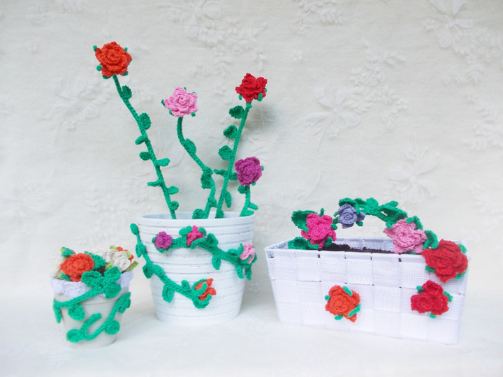 Stielrosen, Rosenranken, Rosenbogen, Rosenblätter und Rosenknospen häkeln und viele Blätter, für alle, welche Rosen lieben das Ensemble "Rosenliebe" 