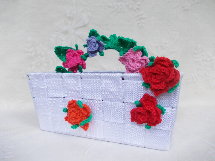 Stielrosen, Rosenranken, Rosenbogen, Rosenblätter und Rosenknospen häkeln und viele Blätter, für alle, welche Rosen lieben das Ensemble "Rosenliebe" 