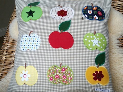 Kuschelkissen "An Apple a Day..." 40x40cm Nähanleitung inkl. Applikationsvorlagen