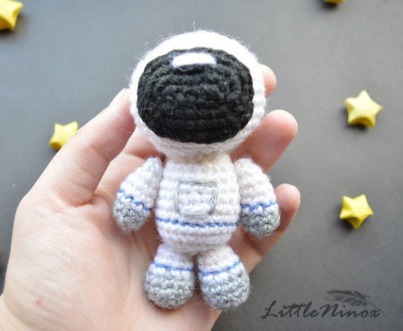 Astronaut amigurumi crochet pattern. DIY handmade toy. - Image 3
