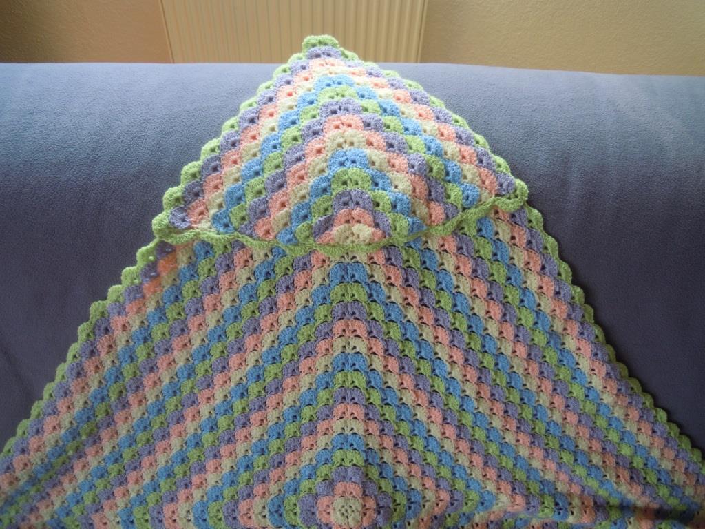 Crochet pattern - Baby blanket "Izzi" hooded in shellfish samples - Image 3