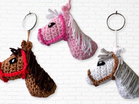 Keychain crochet horse
