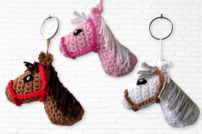 Keychain crochet horse