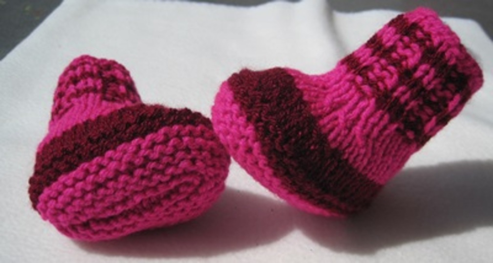 Strickanleitung Babyschuhe ohne Nadelspiel- von 0-6 Monate tragbar, perfekt für Anfänger