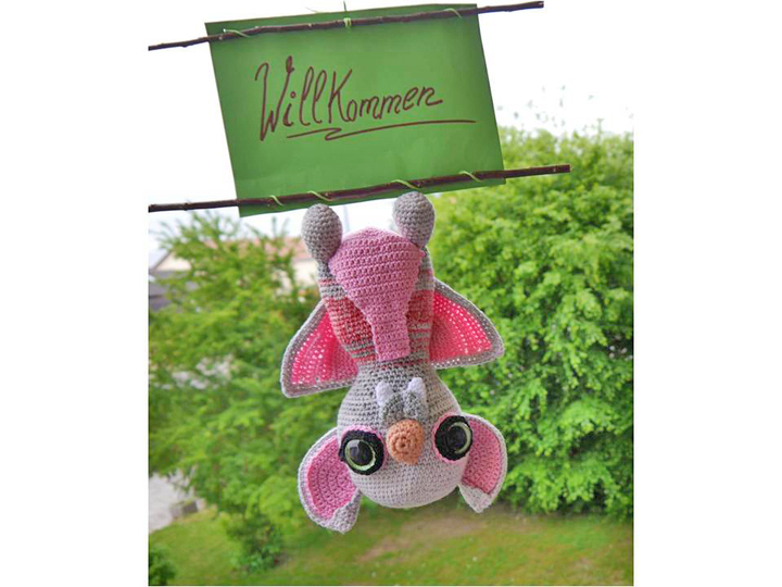 Fledermaus Rosalia von und zu Zähnchen - Häkelanleitung
