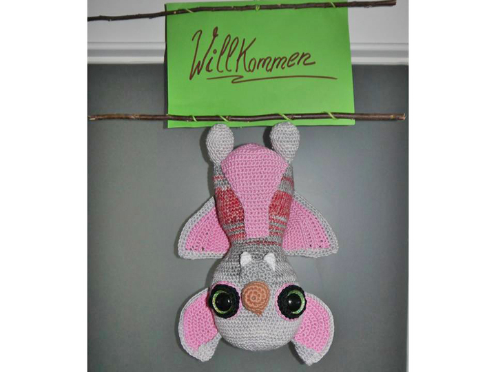 Fledermaus Rosalia von und zu Zähnchen - Häkelanleitung