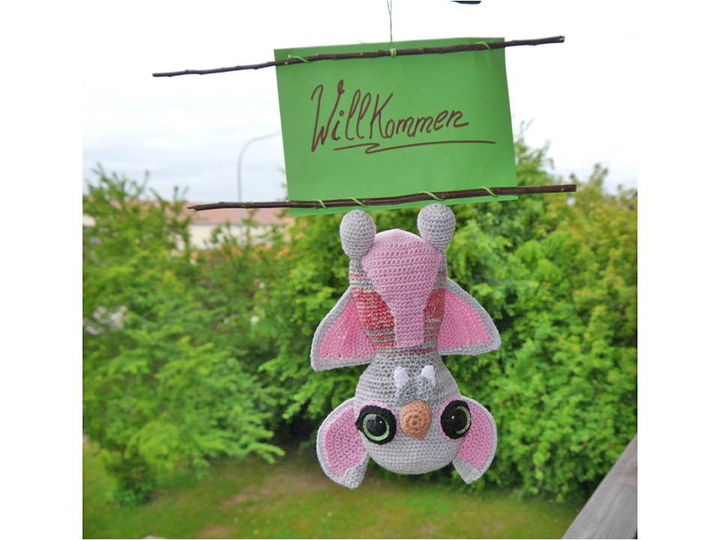 Fledermaus Rosalia von und zu Zähnchen - Häkelanleitung