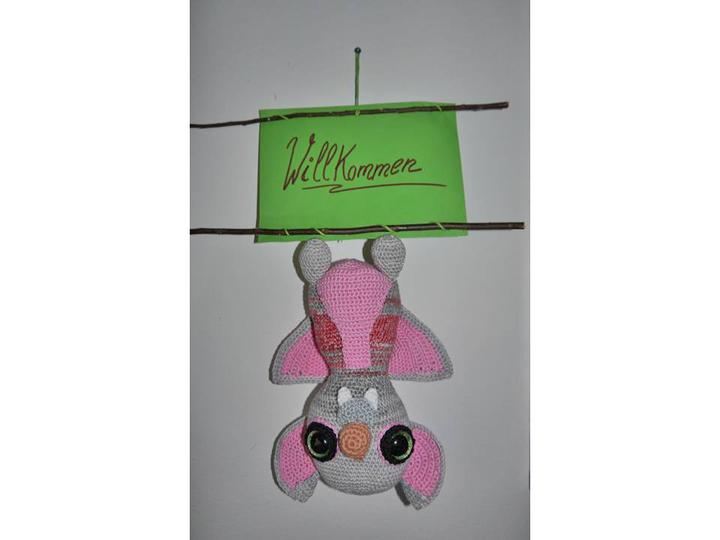 Fledermaus Rosalia von und zu Zähnchen - Häkelanleitung