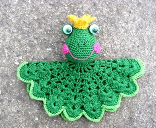 Crochet Frog snuggle pattern