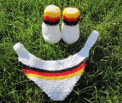 Strickanleitung Babyschühchen und Babytuch im Set, ohne Nadelspiel, für Babys von 0-8 Monaten, Sohlenlänge 10-11 cm
