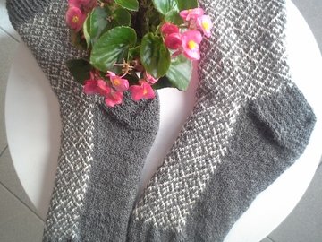 Socken Rautenmuster
