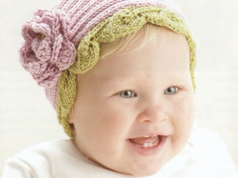 Strickanleitung Babymütze „Edle Heckenrose“, Klassisches für zarte Köpfe