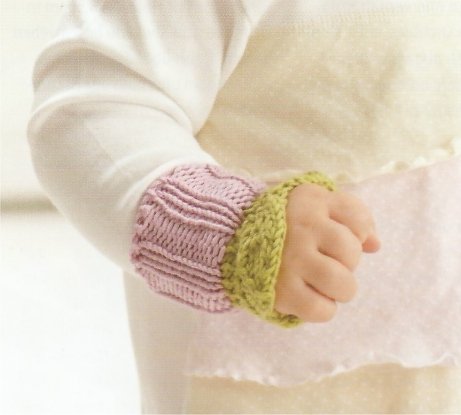 Strickanleitung Stulpe  „Zarte Heckenrose“ für Babys, Warme Stulpen für kleine Hände