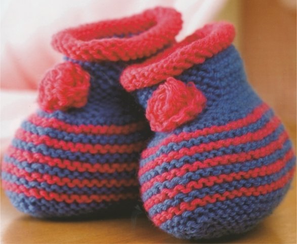 Strickanleitung Schühchen „Genial gestreift“ und mit Blümchen geschmückt