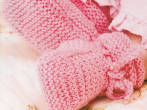 Strickanleitung Schühchen „Für kleine Prinzessinnen“ mit feinem Perlenschmuck