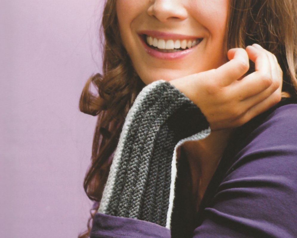 Strickanleitung Stulpe  „Shades of Grey“ - längsgestreifte Pulswärmer