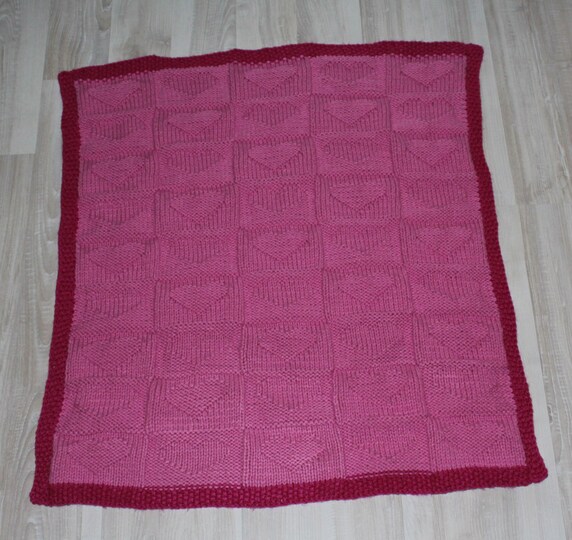 Strickanleitung Babydecke, Baby-Decke, Krabbeldecke, Spieldecke mit Herzen für Anfänger