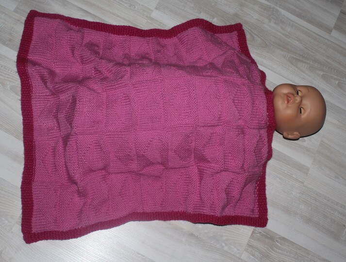 Strickanleitung Babydecke, Baby-Decke, Krabbeldecke, Spieldecke mit Herzen für Anfänger