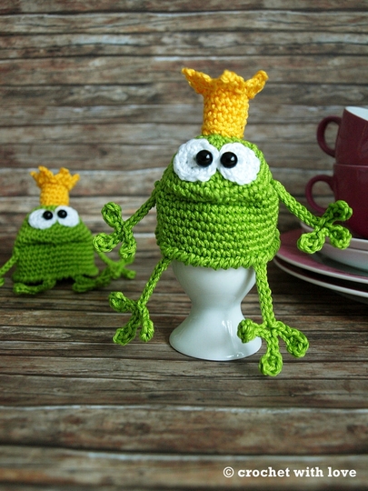 crochet pattern - frog egg cozy