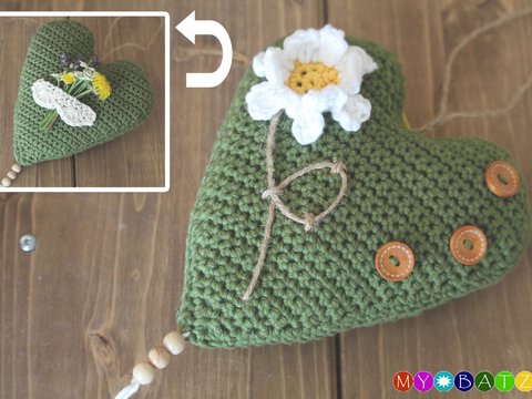 Häkelanleitung Herz // mit Blumen // 2 Varianten