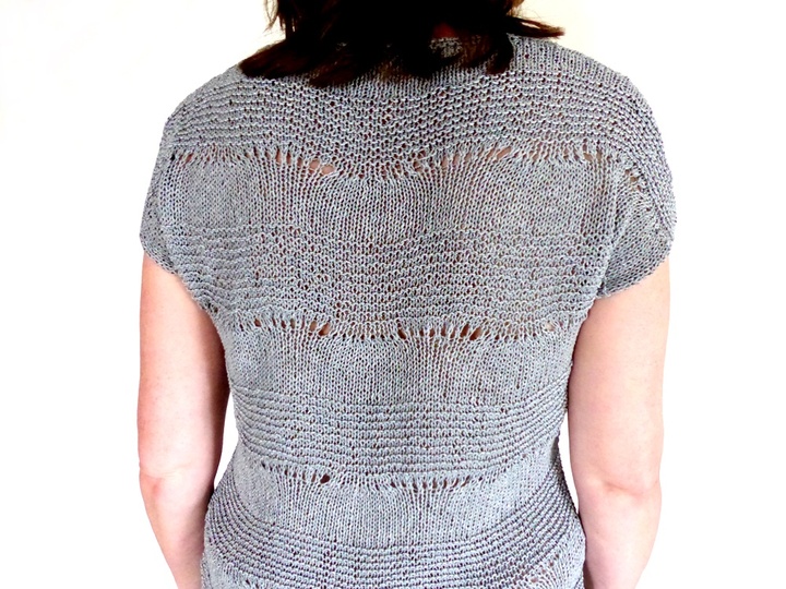 Grauer Kurzarm-Pulli, Strickanleitung in den Größen S, M, L, Xl   