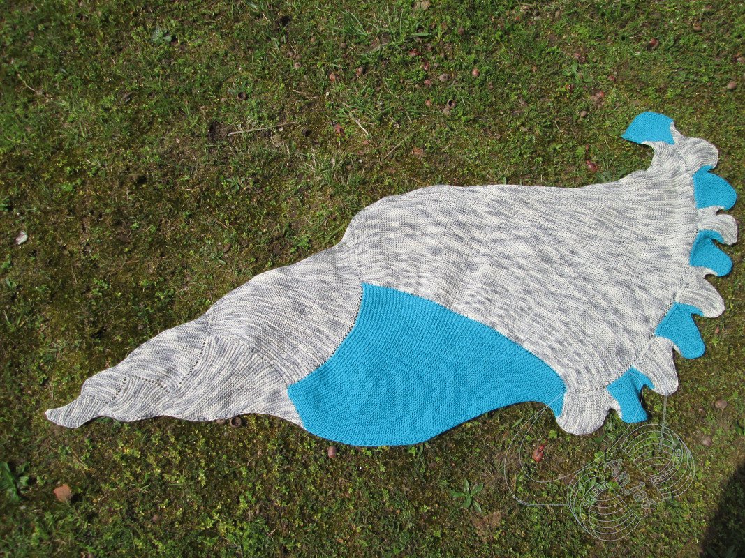 gestricktes Tuch " Frühlingswalzer"