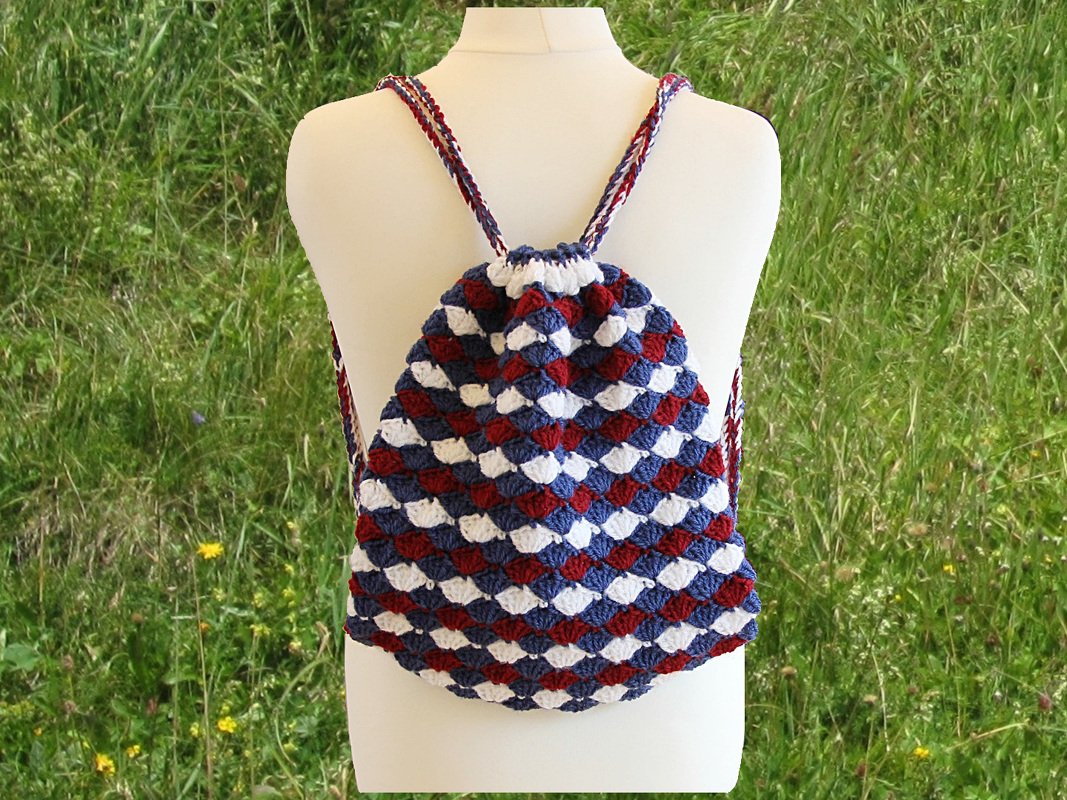 Rucksack gehäkelt in tollem Muschelmuster ohne Nähte - Bild 2