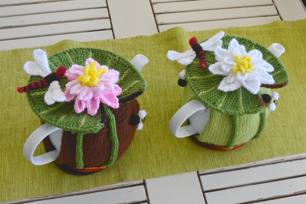 Water Lily &amp; Dragonfly Tea Cozy