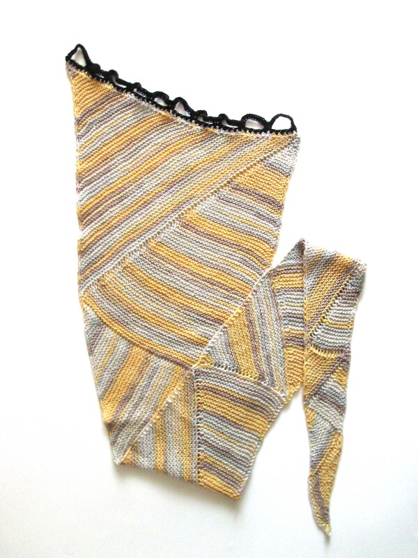 gestricktes Tuch "Zick-Zack" 