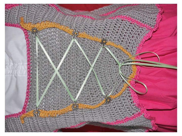 Weste im Dirndl-Look Oversize - kaschierende Häkelweste - Häkelanleitung