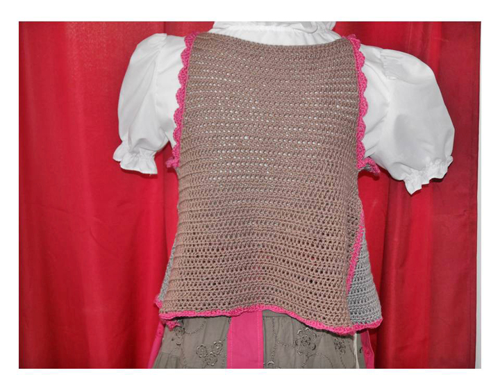 Weste im Dirndl-Look Oversize - kaschierende Häkelweste - Häkelanleitung