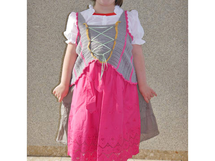 Weste im Dirndl-Look Oversize - kaschierende Häkelweste - Häkelanleitung