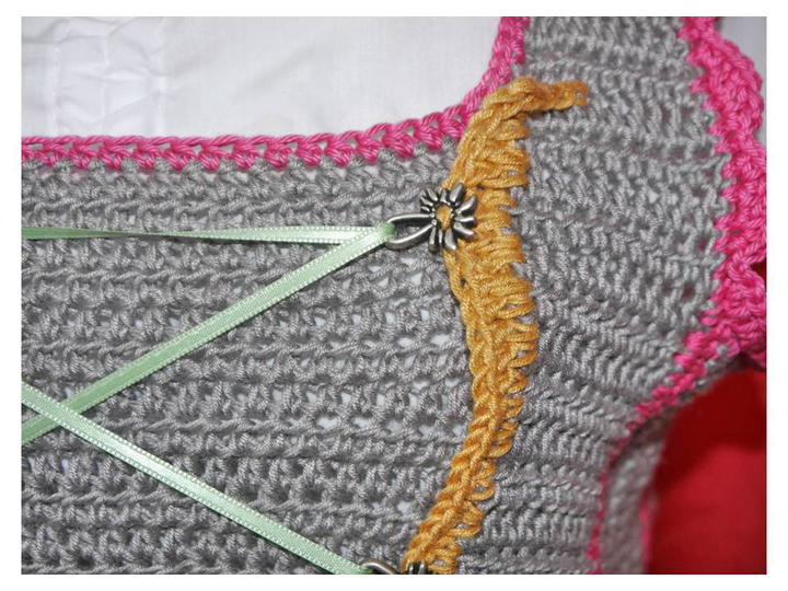 Weste im Dirndl-Look Oversize - kaschierende Häkelweste - Häkelanleitung