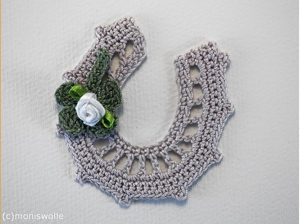 Crochet instruction Horseshoe - Self-made Charm