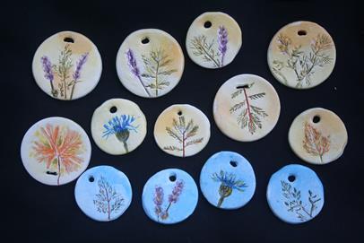 Bastelanleitung, Kleine Anhänger, Kräuter-Anhänger, Anhänger aus Modelliermasse