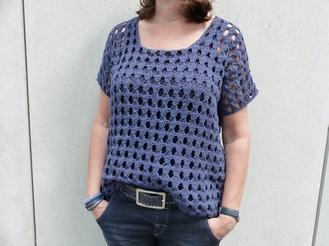 Blauer gelochter Häkelpullover in 3 Größen