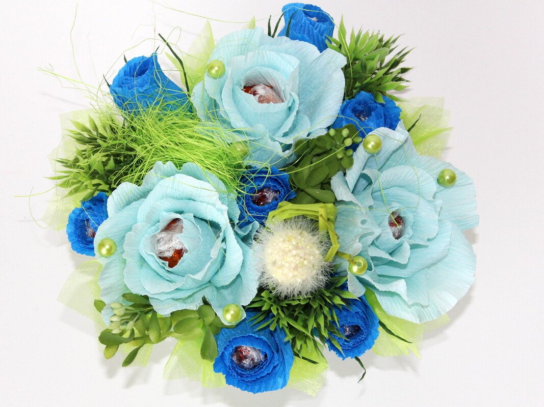 Pralinengesteck aus Rosen