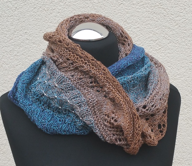 Fanerogama Strick-Loop aus der Wunschgarne-FacE-Book-Gruppe