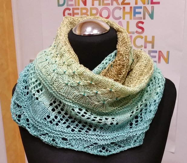 Fanerogama Strick-Loop aus der Wunschgarne-FacE-Book-Gruppe