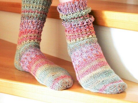 Strickanleitung Socken Anais in Größe 35-42