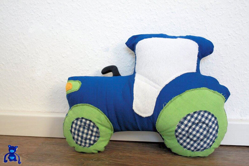 Traktor-Kuschelkissen "Tom" (Nähanleitung und Schnittmuster)