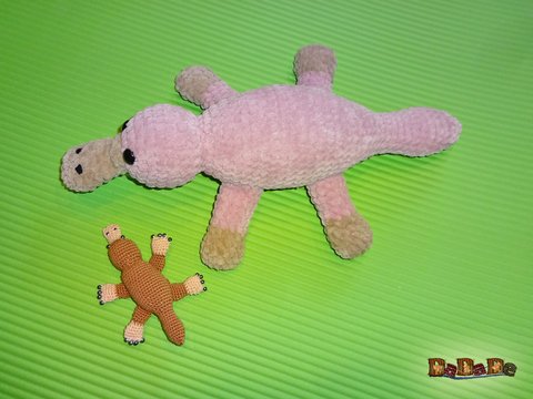 Taschenbaumler mit Chip-Tasche oder Kuscheltier, Schnabeltier, von Dadade