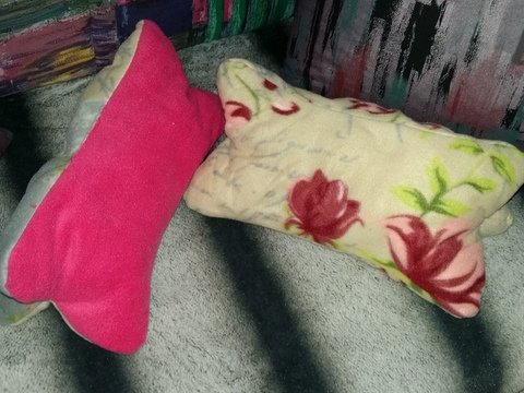 Knochenkissen und  Lesekissen 