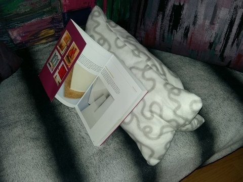 Knochenkissen  oder Lesekissen Klein 