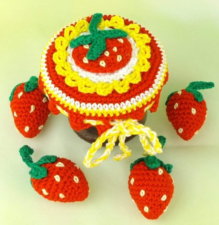 Häkelanleitung: Hübscher Marmeladenglasdeckel mit Erdbeeren - Bild 2