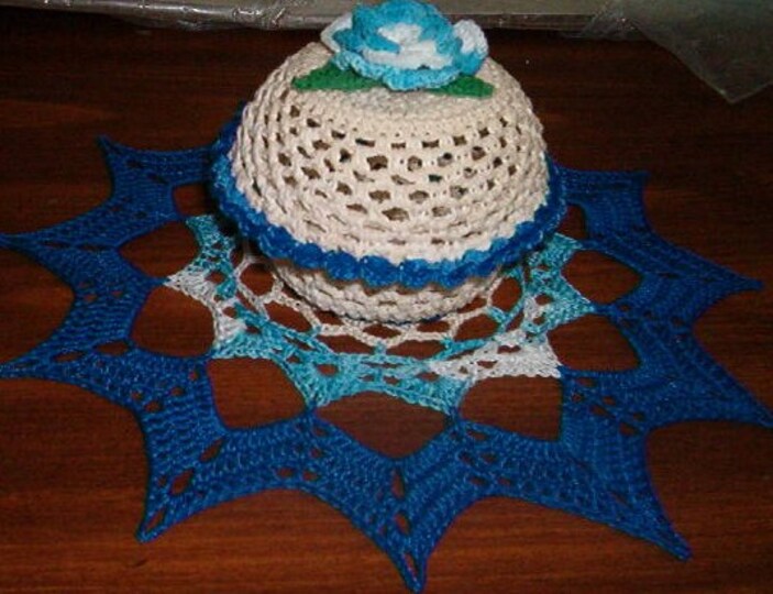 Heritage Beauty Trinket Box & Doily