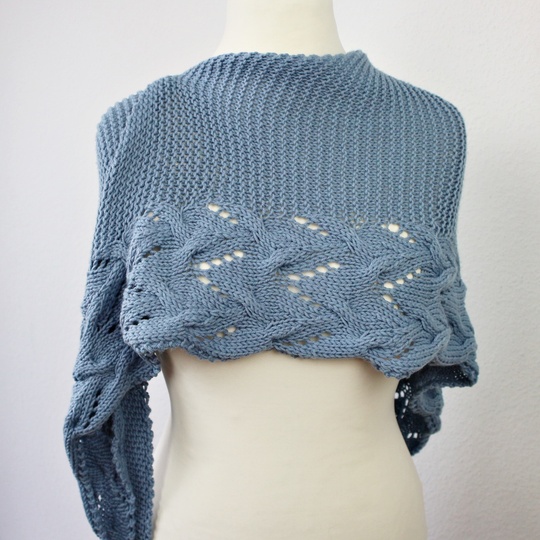 Strickanleitung Dreieckstuch einfach mit Loch- und Zopfmuster PDF Download